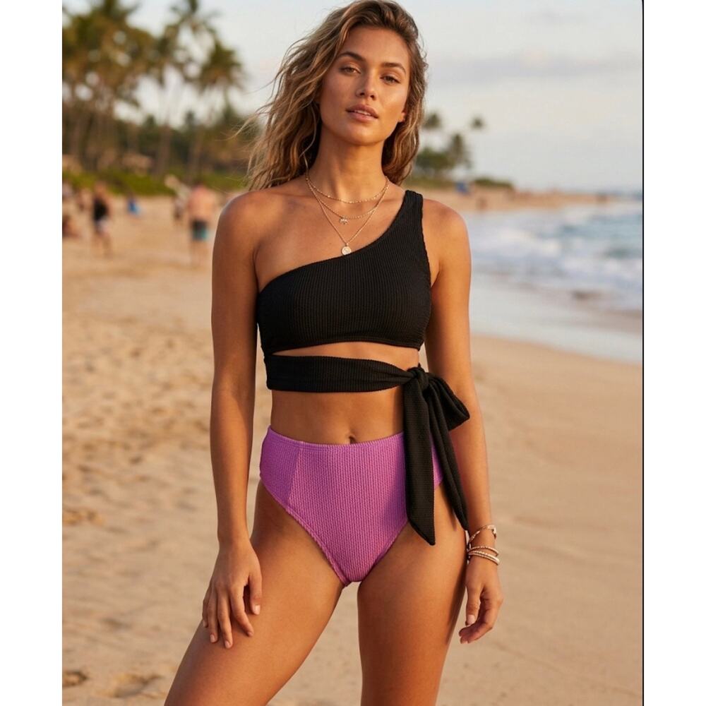 $75 NWT Motel Bikini Top & bottom In crinkle Rib Mint size small S